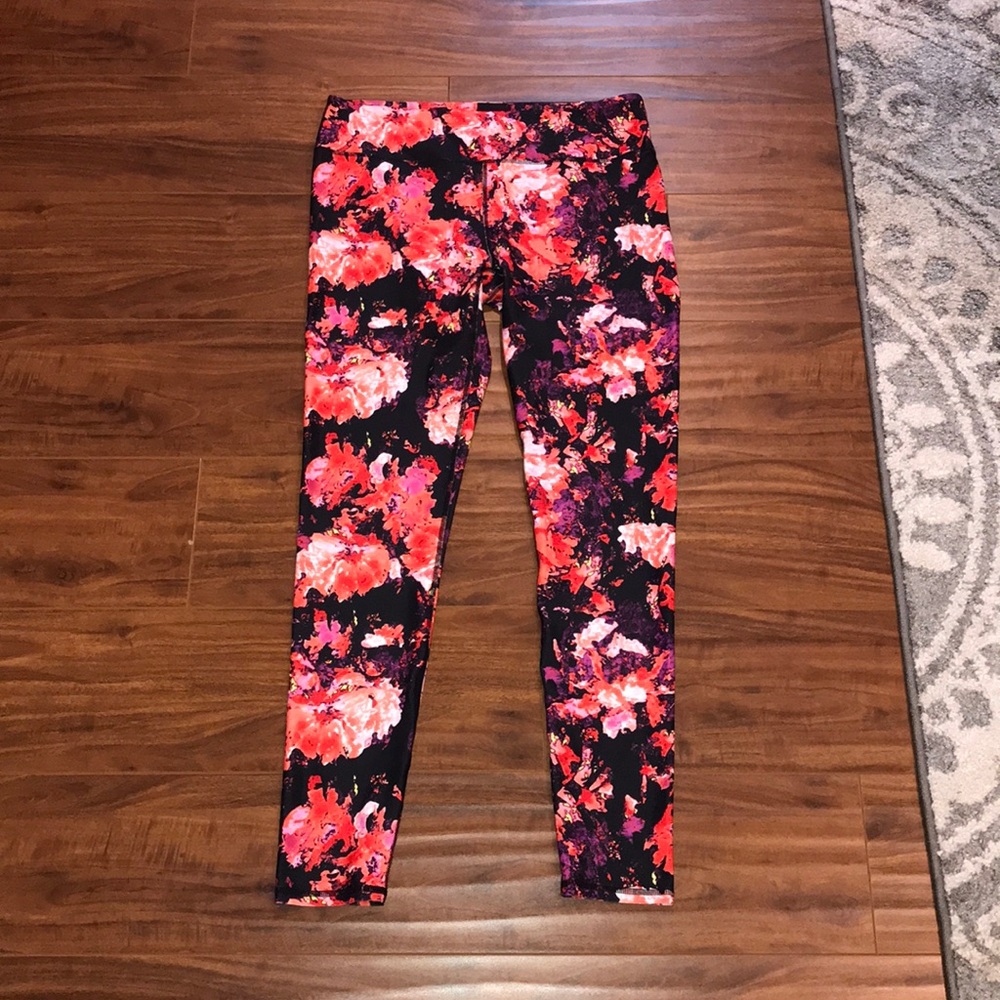 Fabletics size m floral print leggings